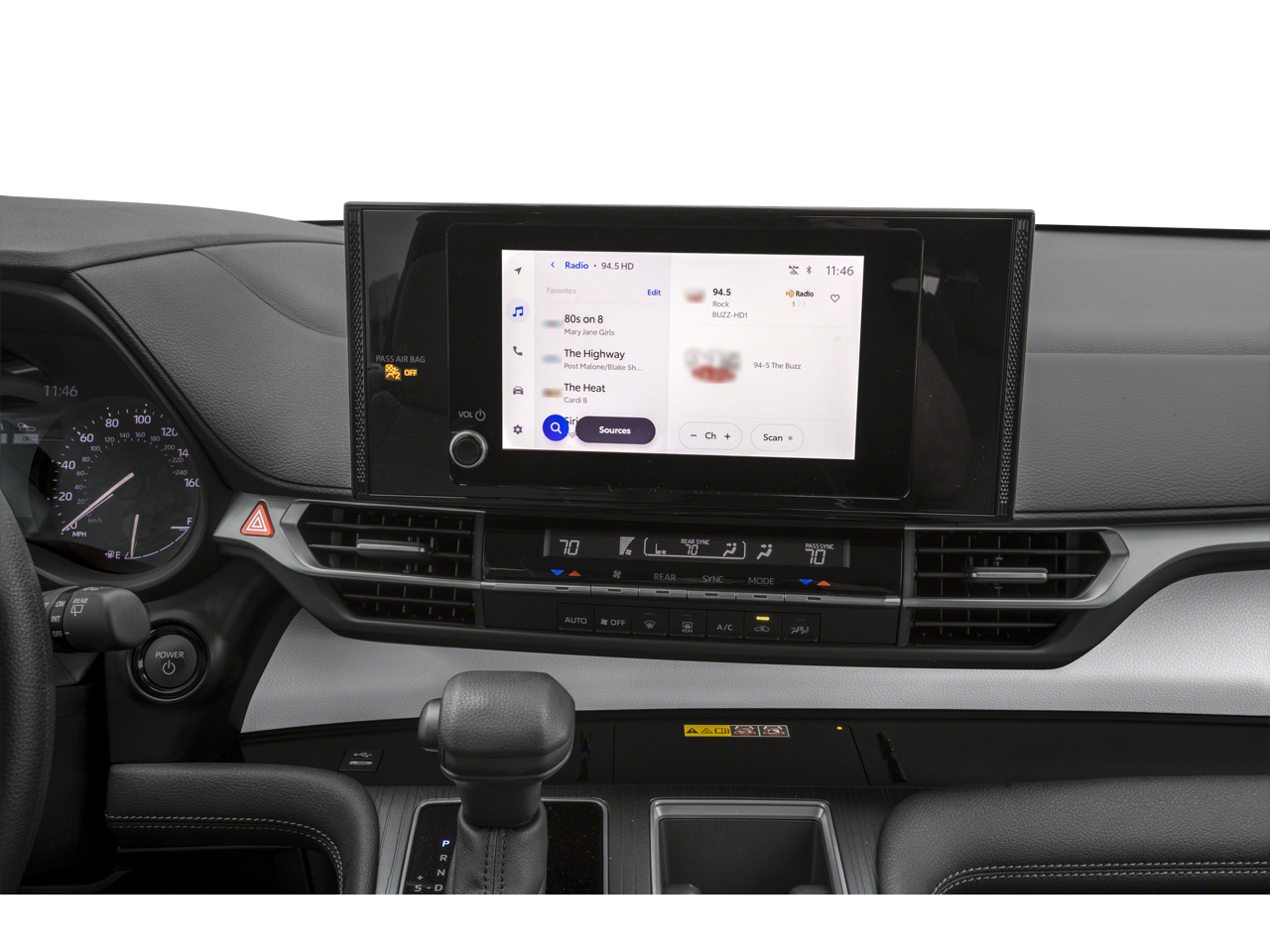 2025 Toyota Sienna LE FWD 8-Passenger