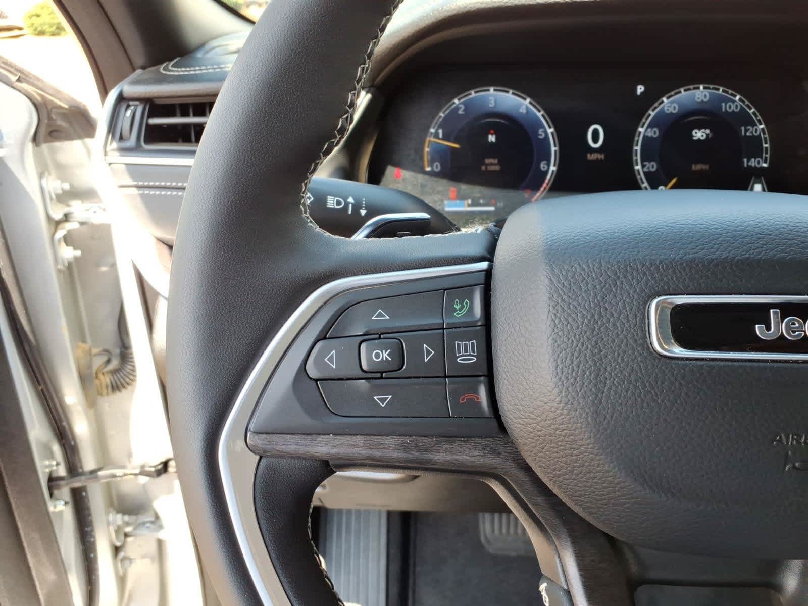 2025 Jeep Grand Cherokee Limited 4x2