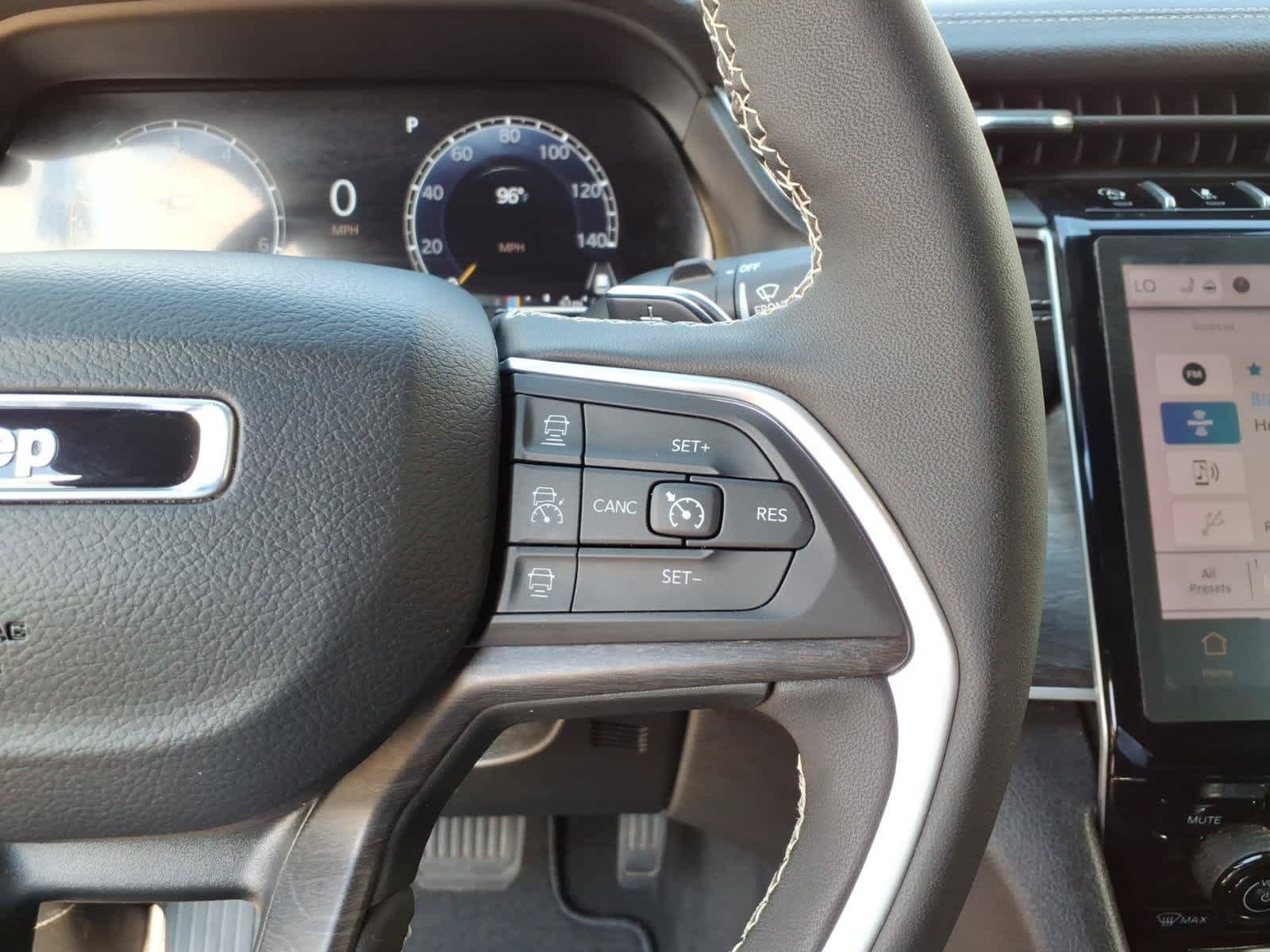 2025 Jeep Grand Cherokee Limited 4x2