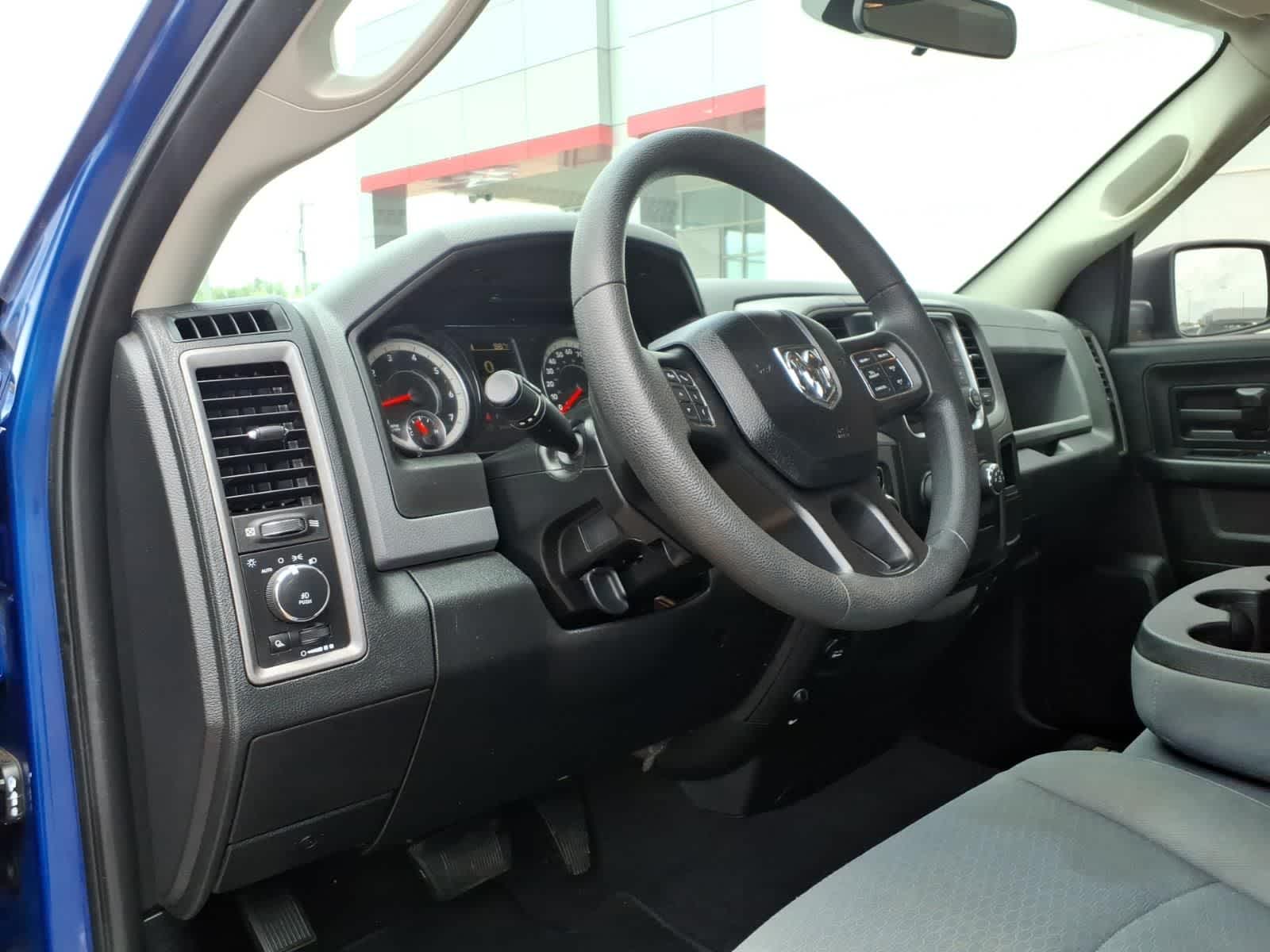 2018 RAM 1500 Express 4x2 Quad Cab 64 Box