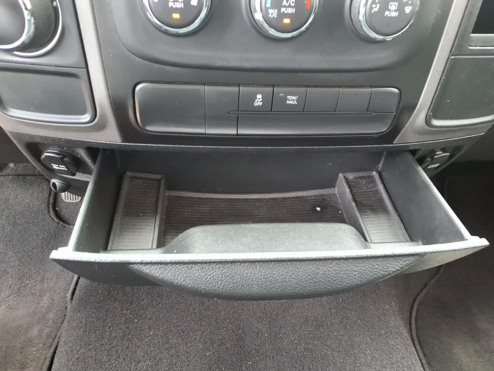 2018 RAM 1500 Express 4x2 Quad Cab 64 Box