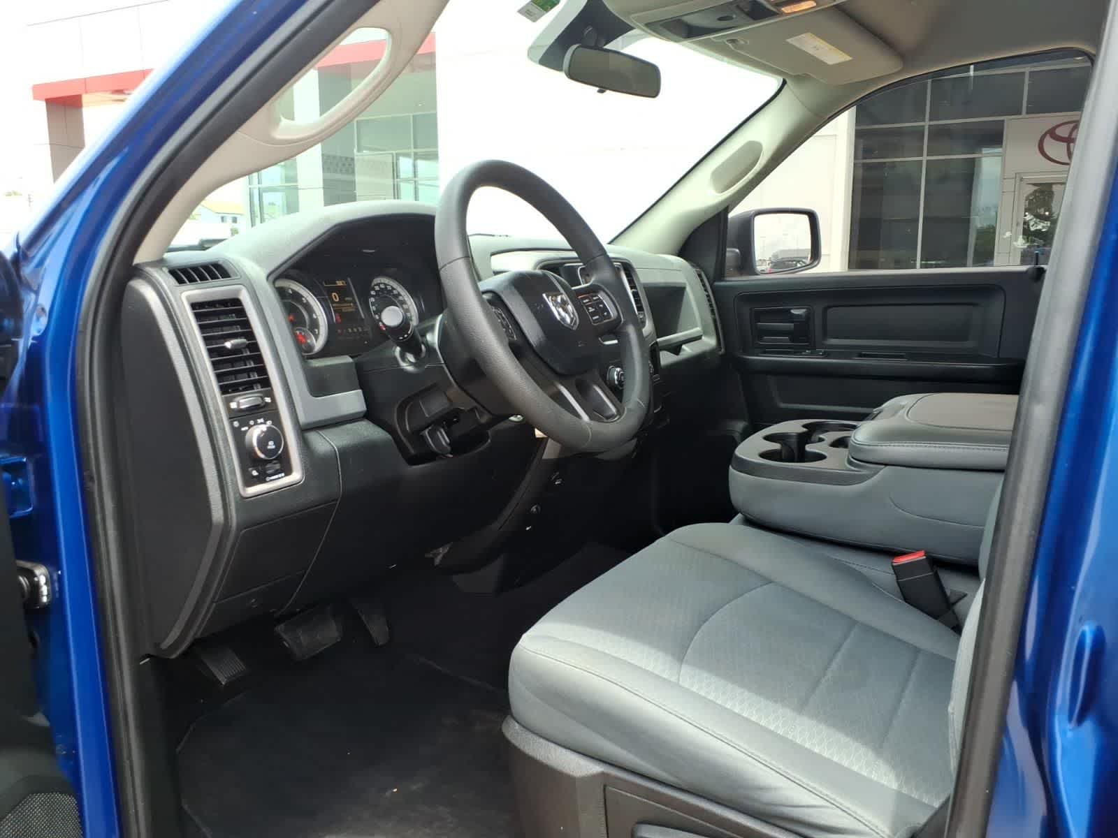 2018 RAM 1500 Express 4x2 Quad Cab 64 Box