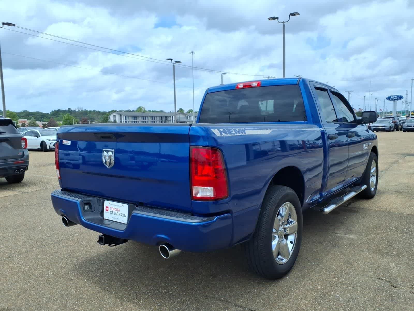2018 RAM 1500 Express 4x2 Quad Cab 64 Box