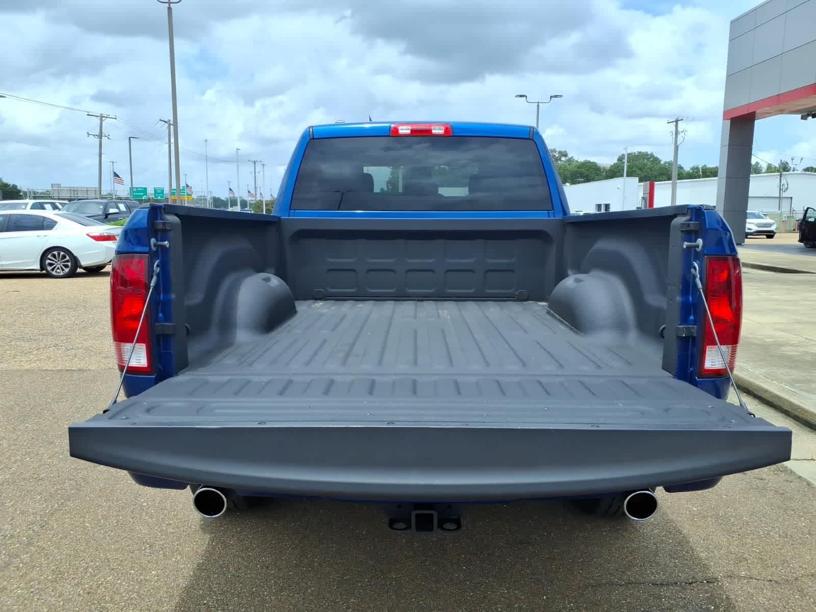 2018 RAM 1500 Express 4x2 Quad Cab 64 Box
