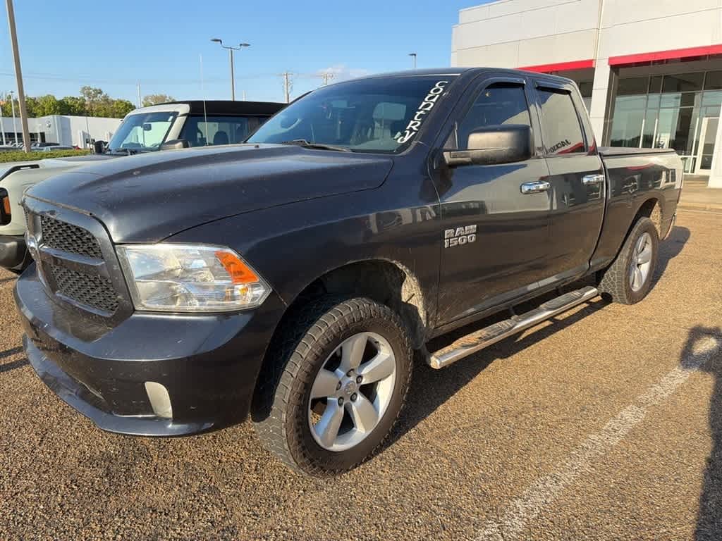 2017 RAM 1500 Express 4x4 Quad Cab 64 Box