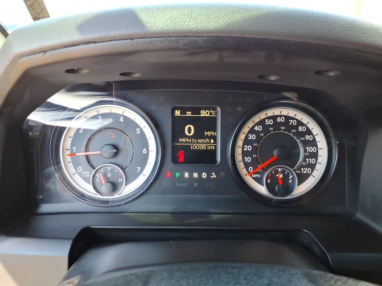2017 RAM 1500 Express 4x4 Quad Cab 64 Box