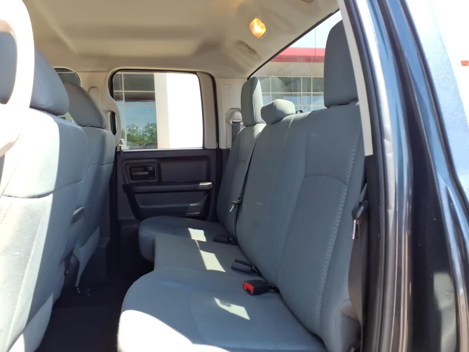 2017 RAM 1500 Express 4x4 Quad Cab 64 Box