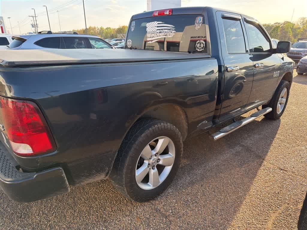 2017 RAM 1500 Express 4x4 Quad Cab 64 Box