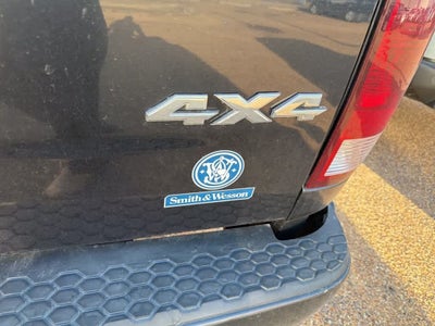 2017 RAM 1500 Express 4x4 Quad Cab 64 Box