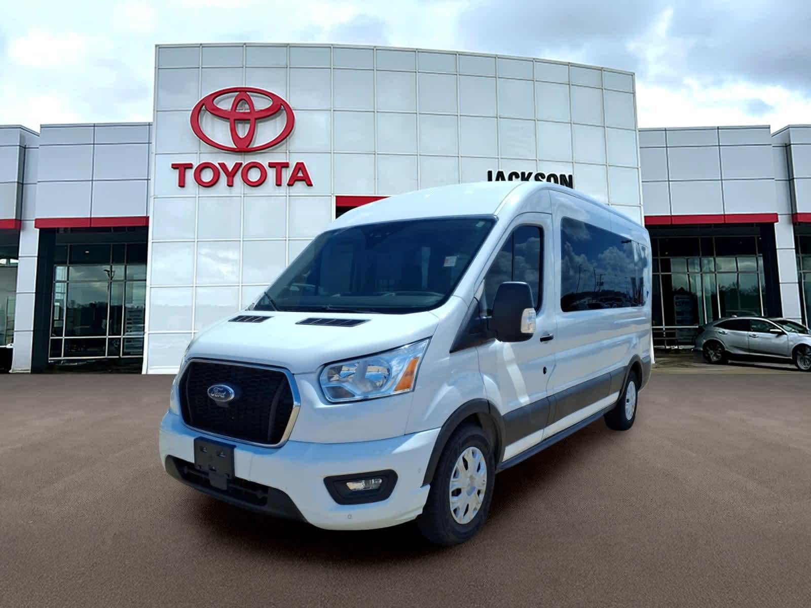 2021 Ford Transit Passenger T-350 148 Med Roof XLT RWD