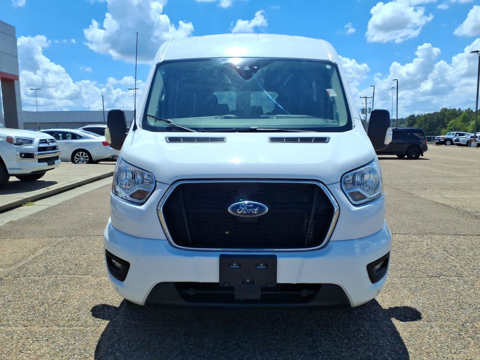 2021 Ford Transit Passenger T-350 148 Med Roof XLT RWD