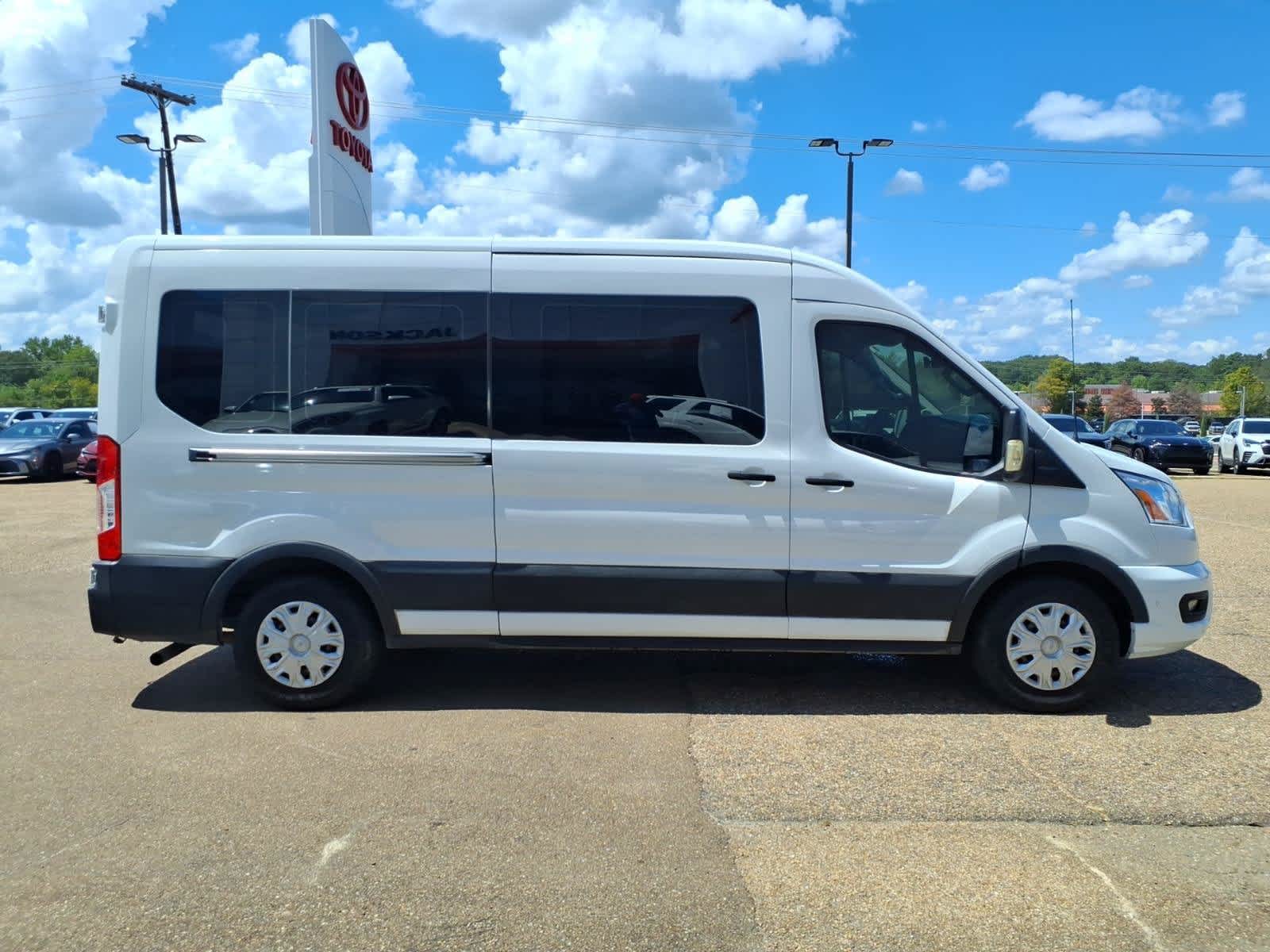 2021 Ford Transit Passenger T-350 148 Med Roof XLT RWD