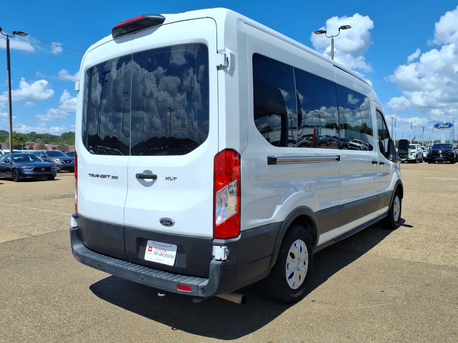 2021 Ford Transit Passenger T-350 148 Med Roof XLT RWD