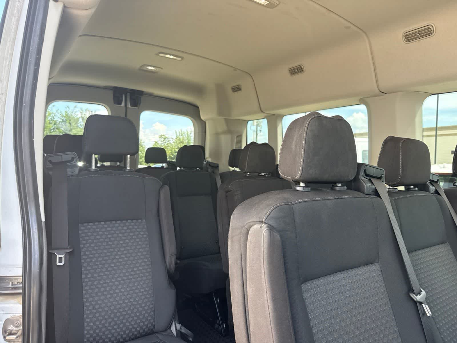 2022 Ford Transit Passenger T-350 148 Med Roof XLT RWD