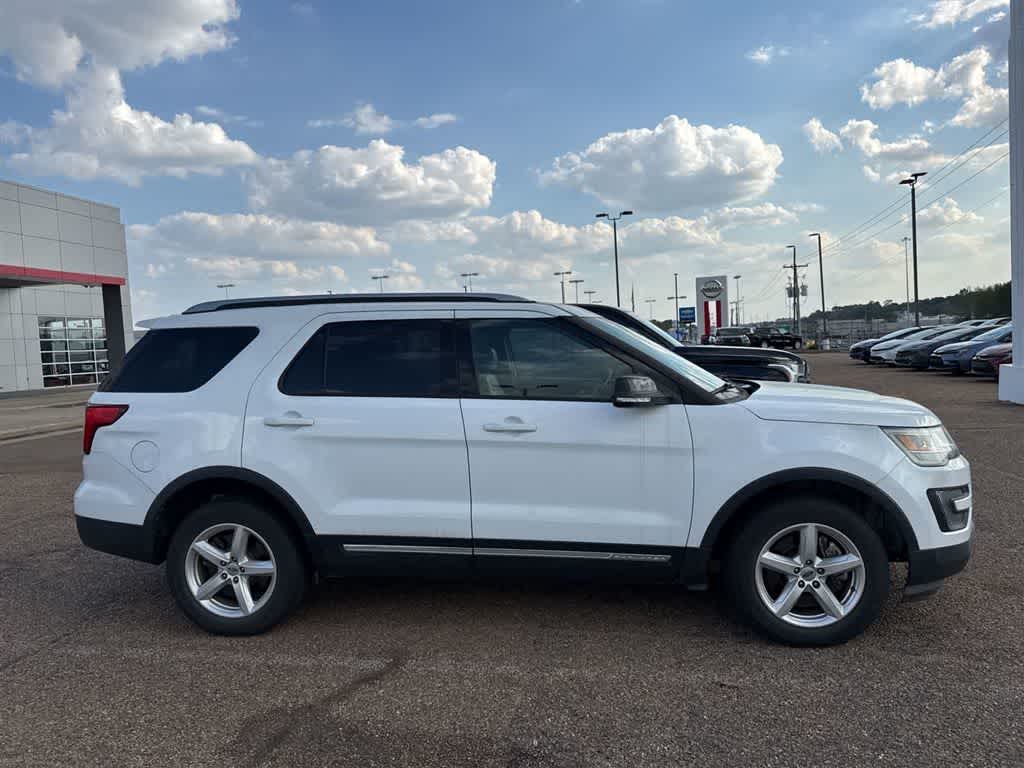 2016 Ford Explorer 4WD 4dr XLT