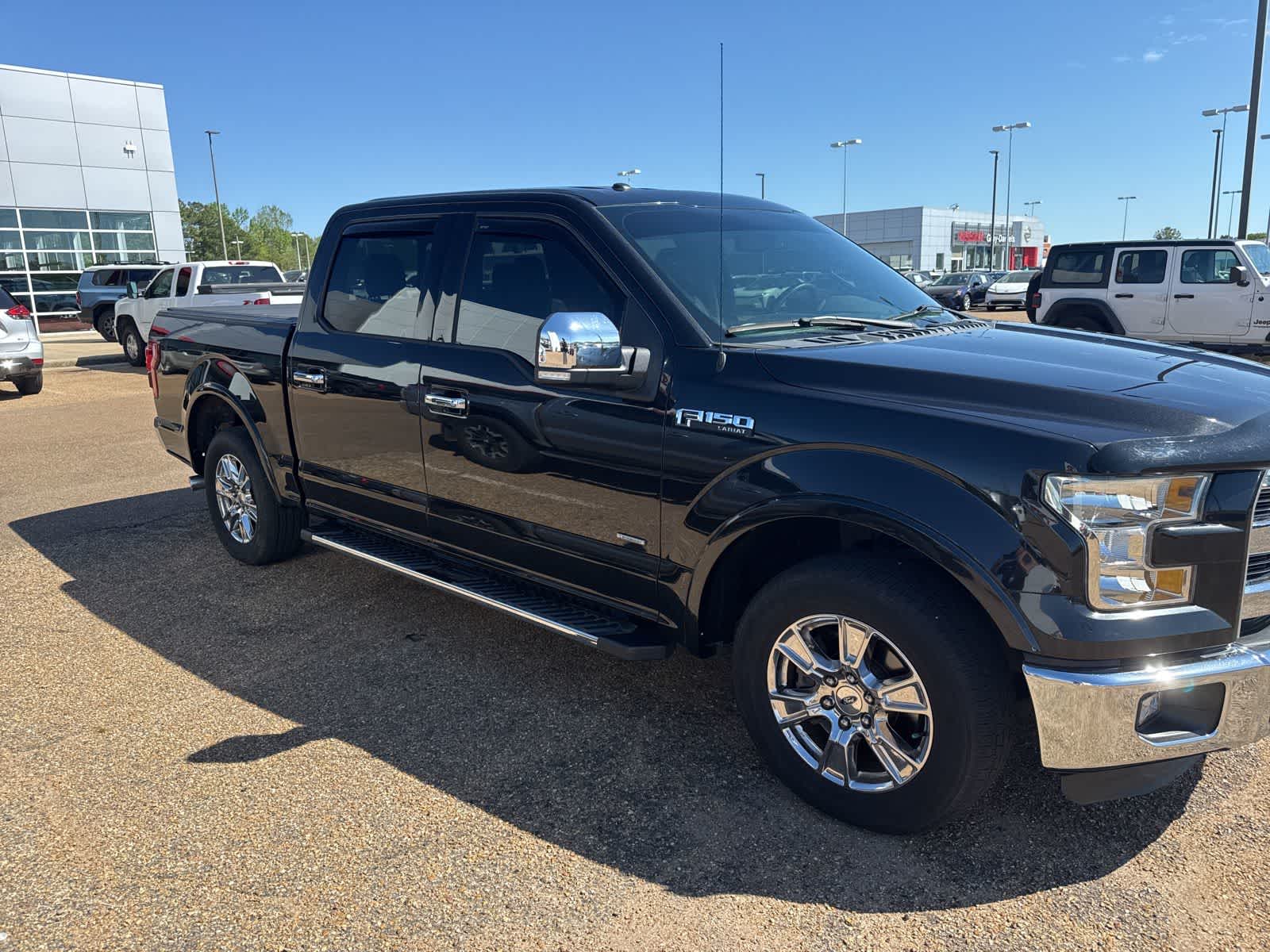 2015 Ford F-150 2WD SuperCrew 145 Lariat