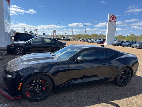 2023 Chevrolet Camaro 2dr Cpe 1LT