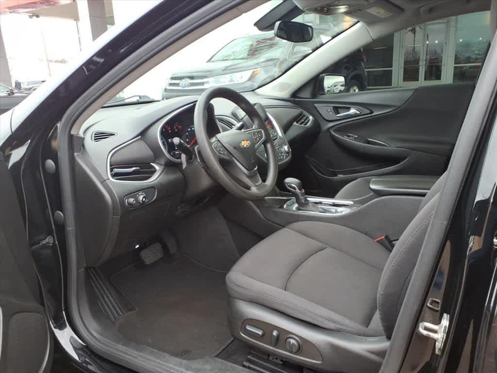 2022 Chevrolet Malibu 4dr Sdn LT
