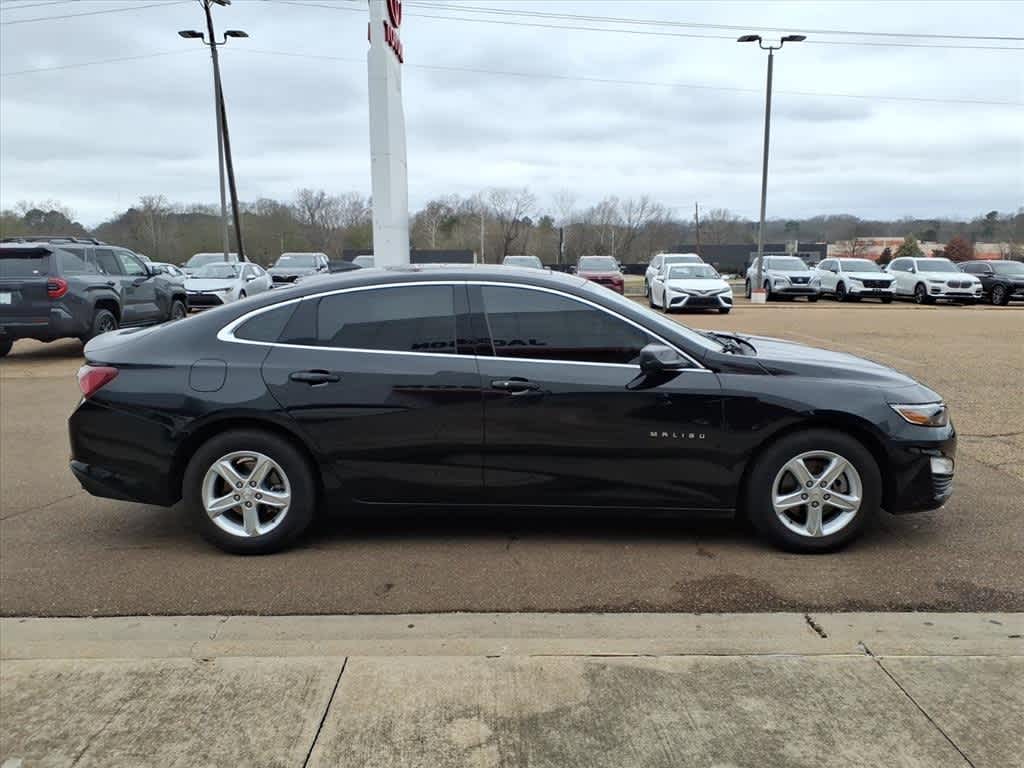 2022 Chevrolet Malibu 4dr Sdn LT