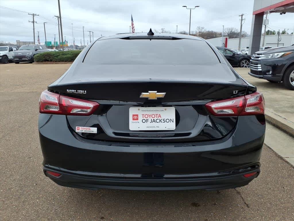 2022 Chevrolet Malibu 4dr Sdn LT