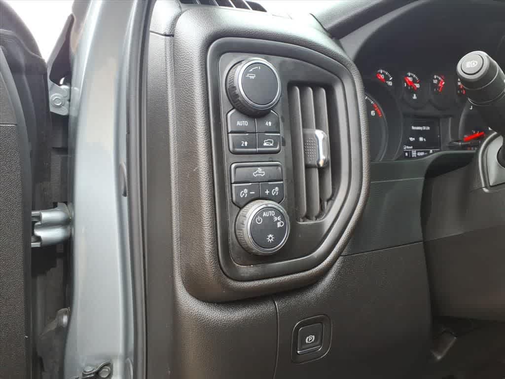 2024 Chevrolet Silverado 1500 4WD Crew Cab 147 Custom