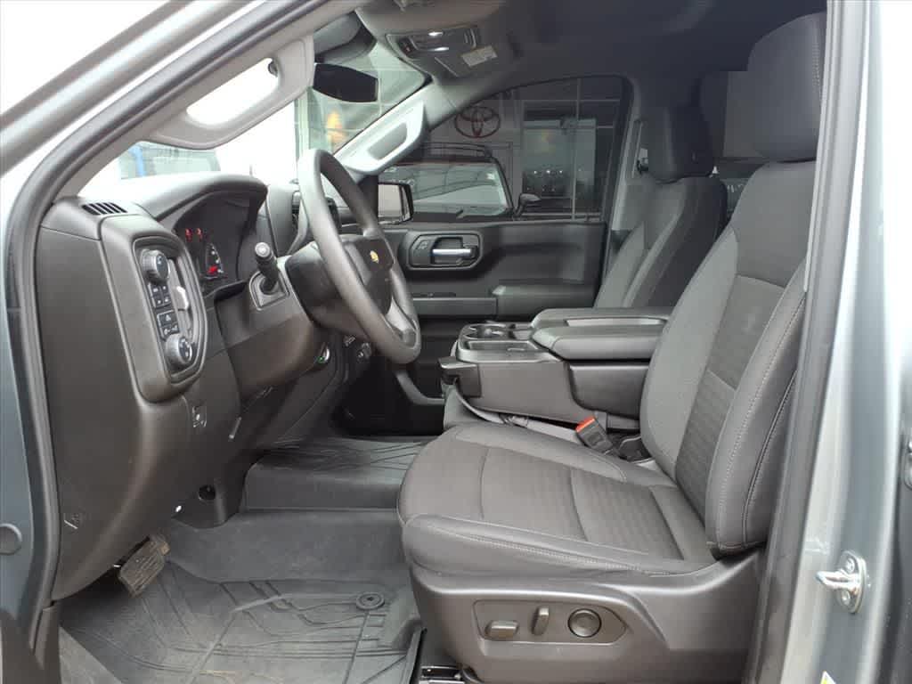 2024 Chevrolet Silverado 1500 4WD Crew Cab 147 Custom