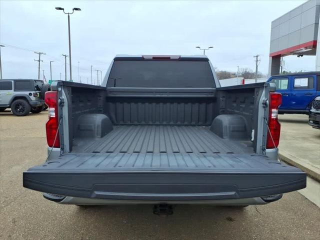 2024 Chevrolet Silverado 1500 4WD Crew Cab 147 Custom