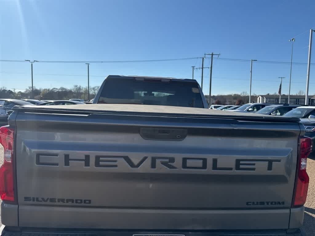 2022 Chevrolet Silverado 1500 LTD 2WD Double Cab 147 Custom