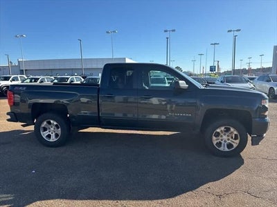 2017 Chevrolet Silverado 1500 4WD Double Cab 143.5 LT w/2LT