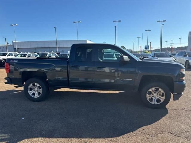 2017 Chevrolet Silverado 1500 4WD Double Cab 143.5 LT w/2LT