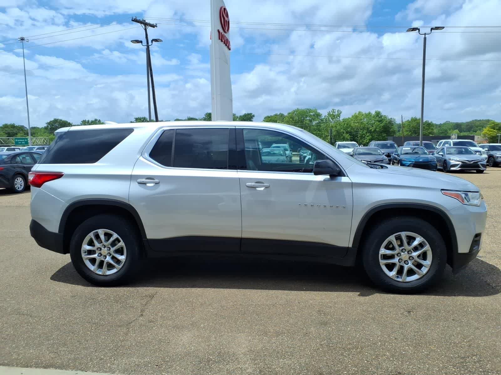 2021 Chevrolet Traverse FWD 4dr LS w/1LS