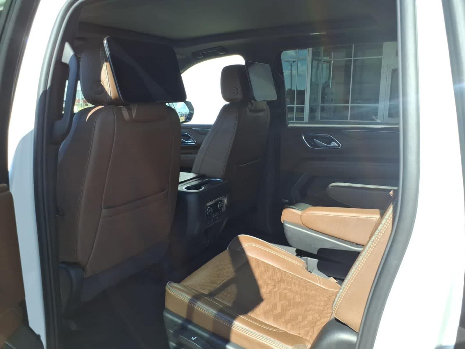 2023 Chevrolet Suburban 2WD 4dr High Country