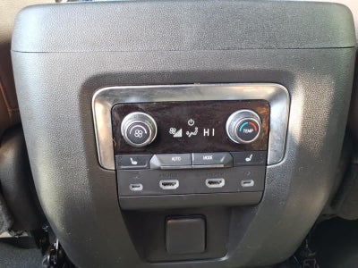 2023 Chevrolet Suburban 2WD 4dr High Country