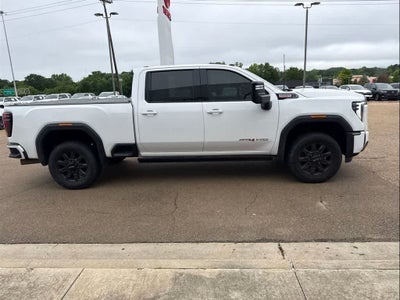 2024 GMC Sierra 2500HD 4WD Crew Cab 159 AT4