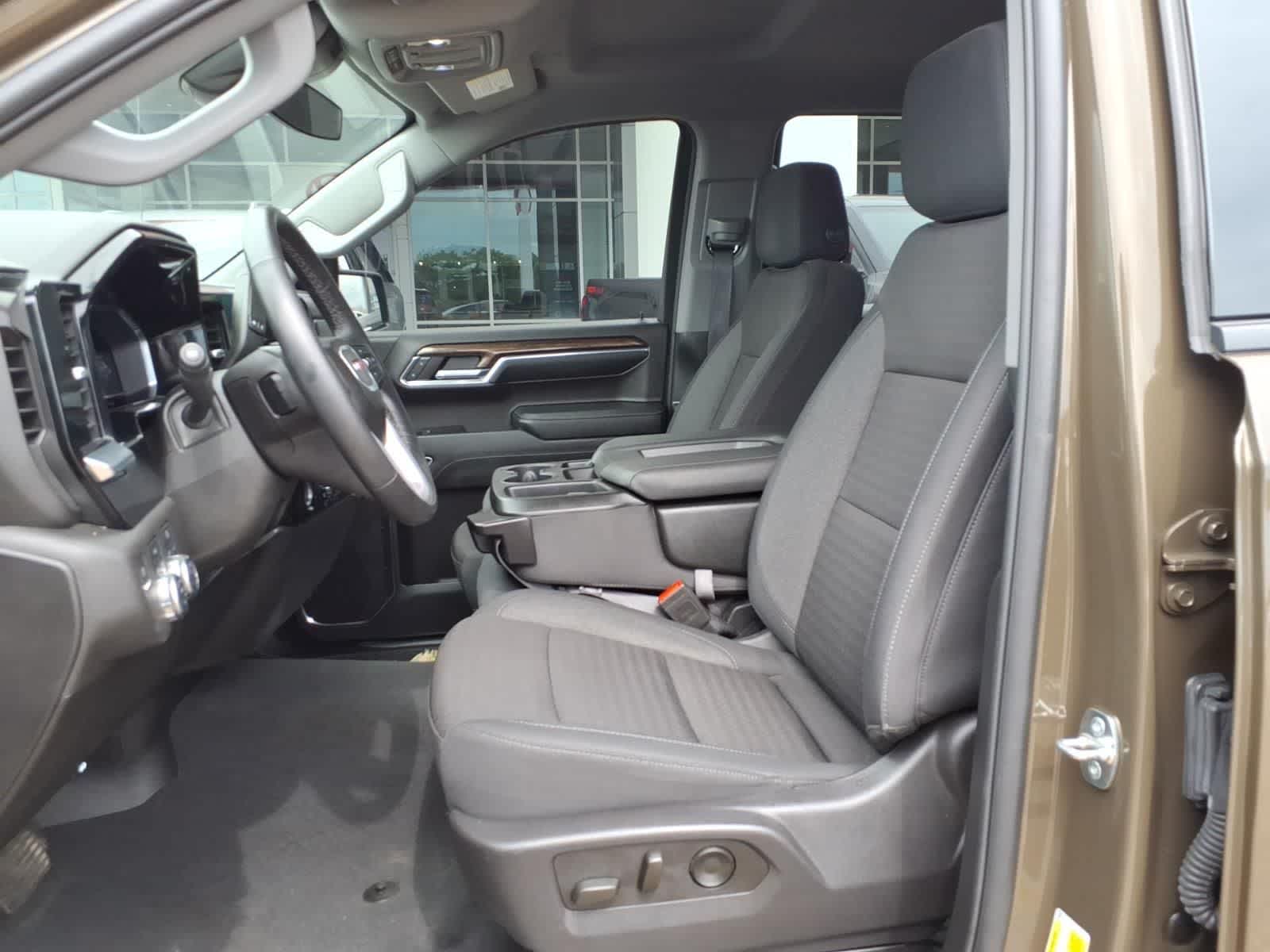 2024 GMC Sierra 1500 4WD Crew Cab 147 Elevation w/3VL
