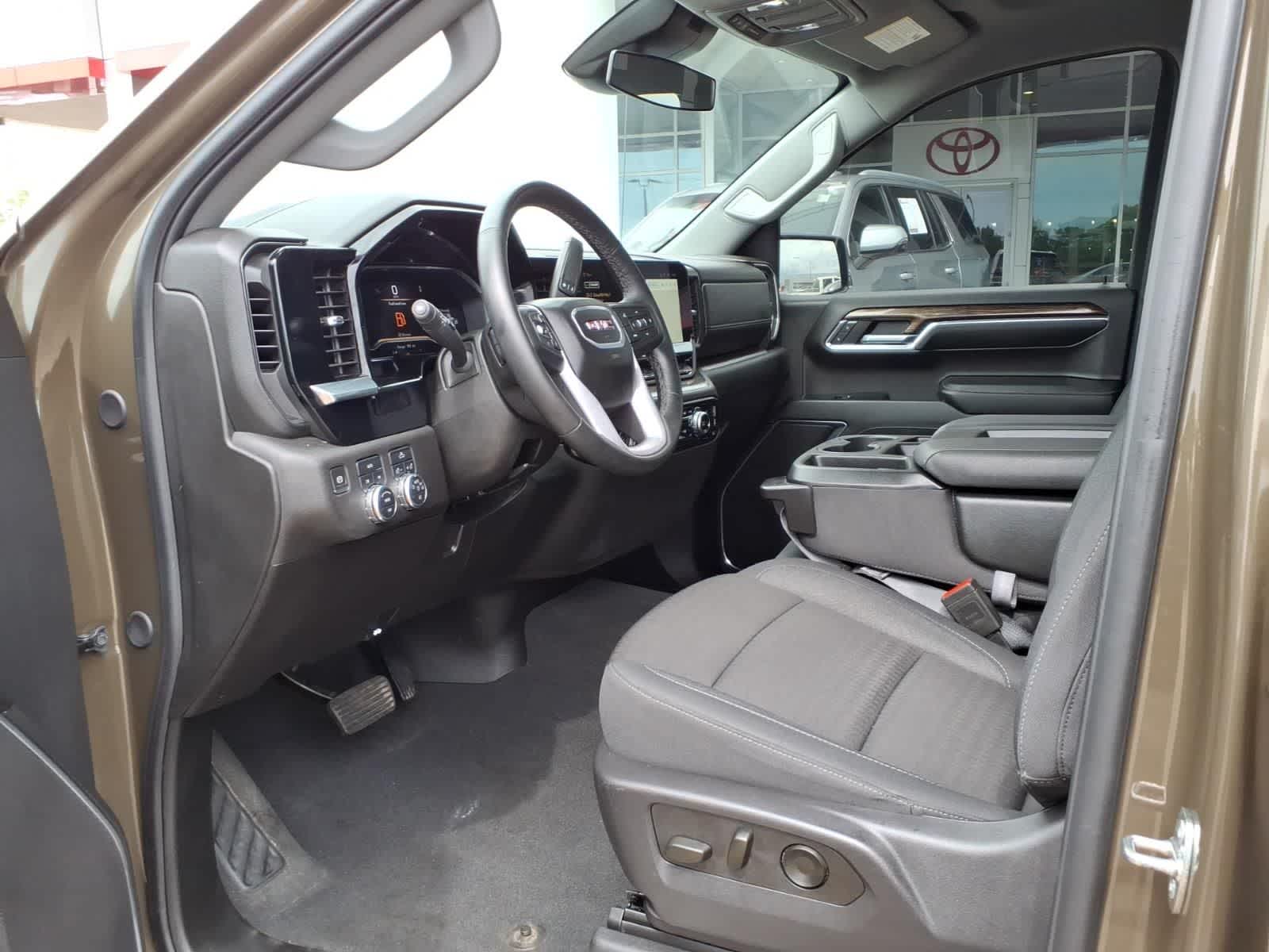 2024 GMC Sierra 1500 4WD Crew Cab 147 Elevation w/3VL