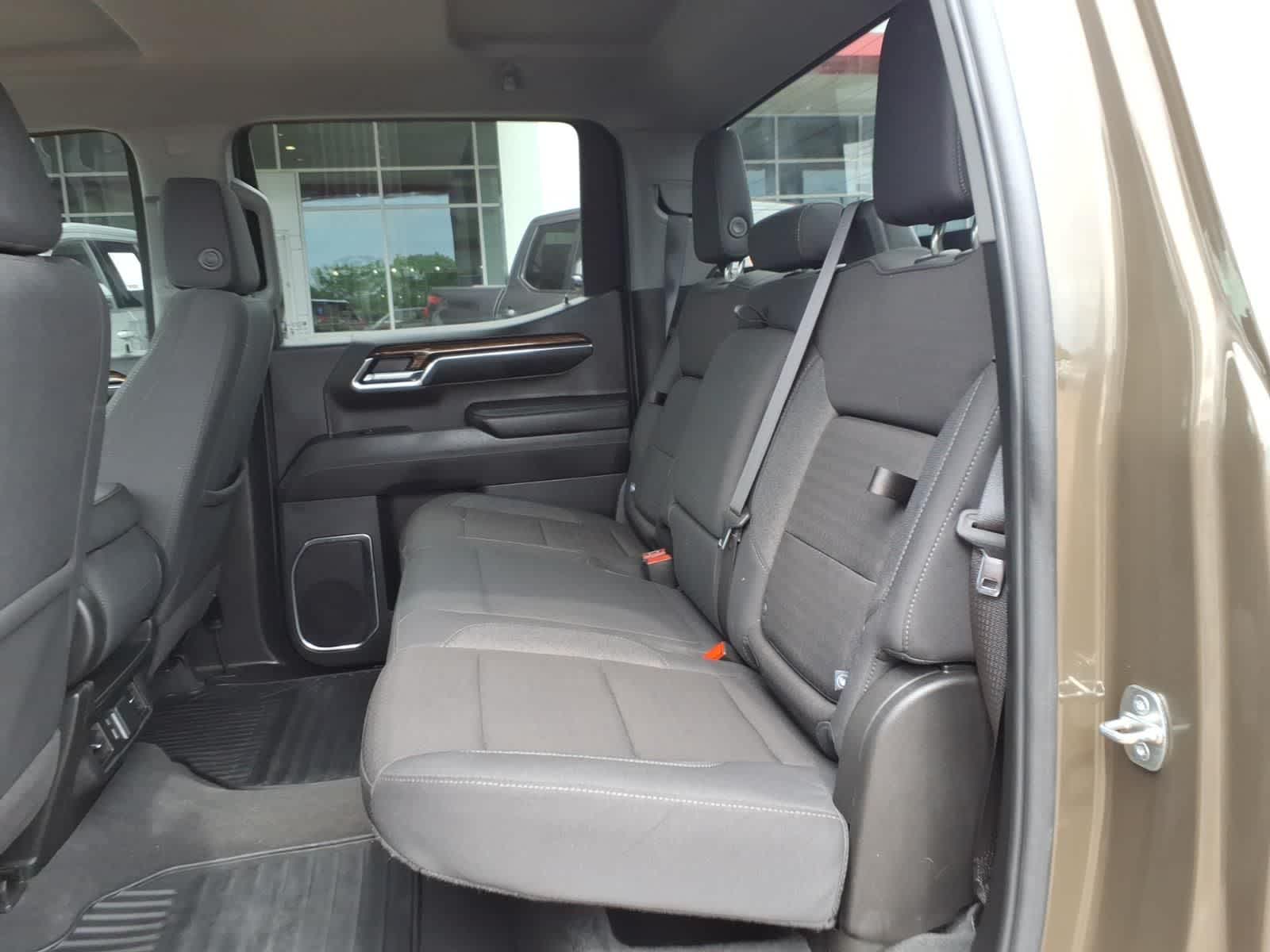 2024 GMC Sierra 1500 4WD Crew Cab 147 Elevation w/3VL
