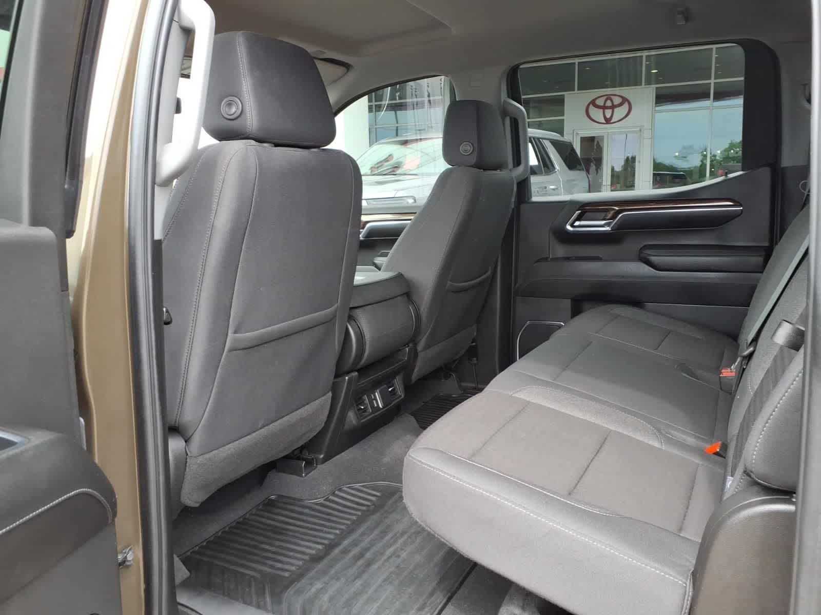 2024 GMC Sierra 1500 4WD Crew Cab 147 Elevation w/3VL