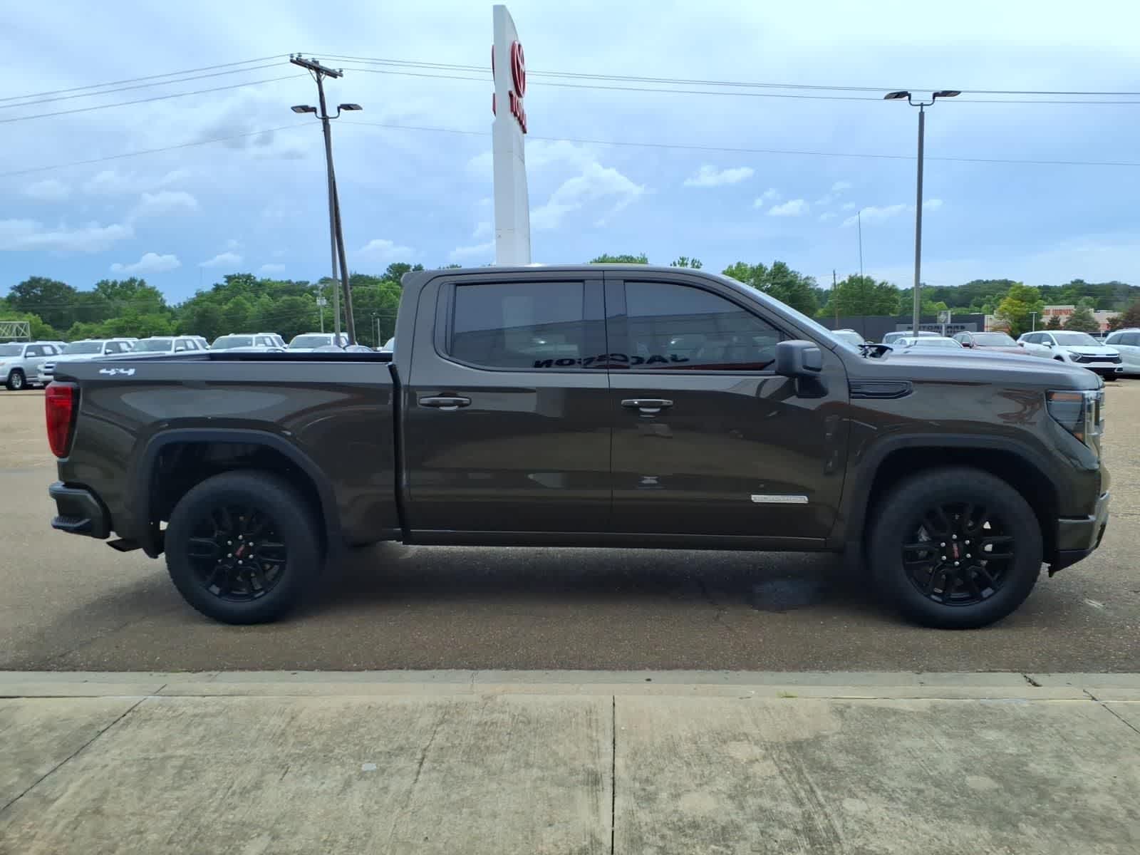 2024 GMC Sierra 1500 4WD Crew Cab 147 Elevation w/3VL