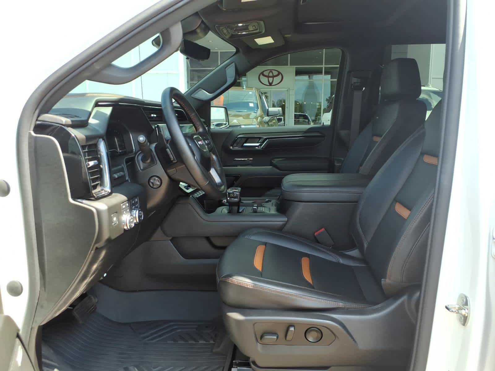2024 GMC Sierra 1500 4WD Crew Cab 147 AT4