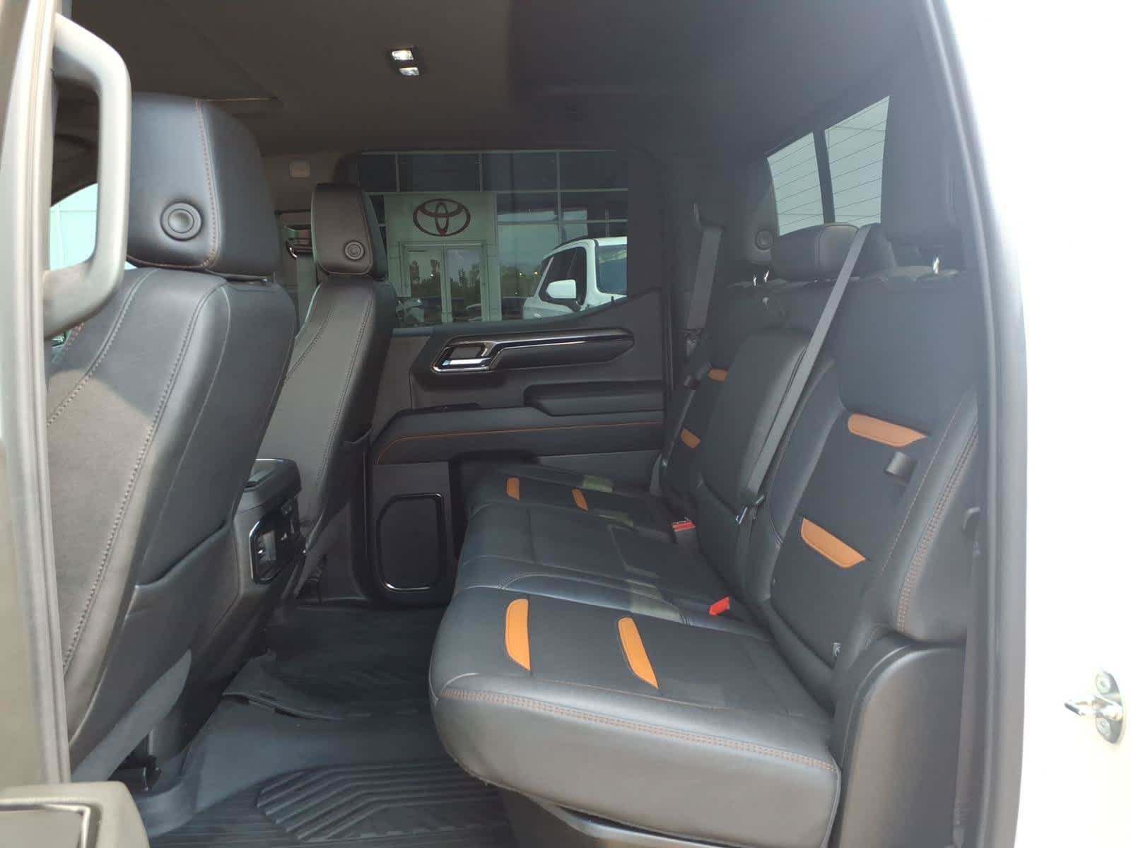2024 GMC Sierra 1500 4WD Crew Cab 147 AT4