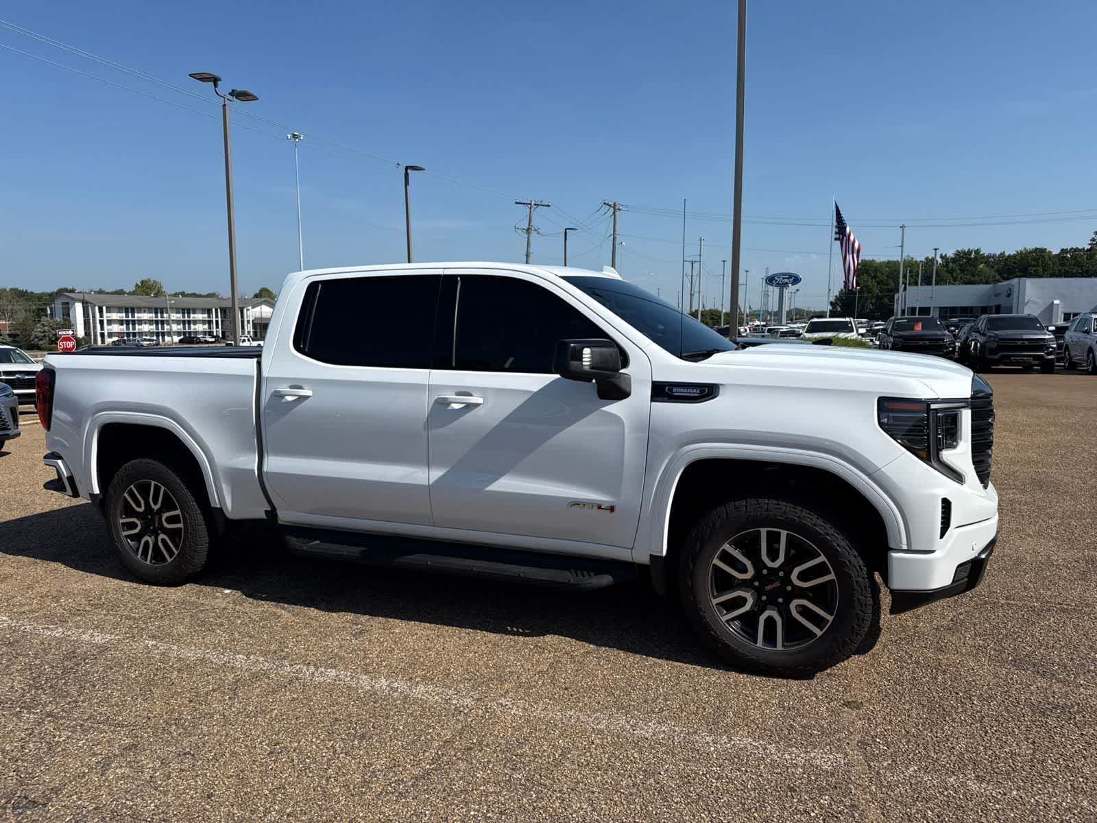 2024 GMC Sierra 1500 4WD Crew Cab 147 AT4