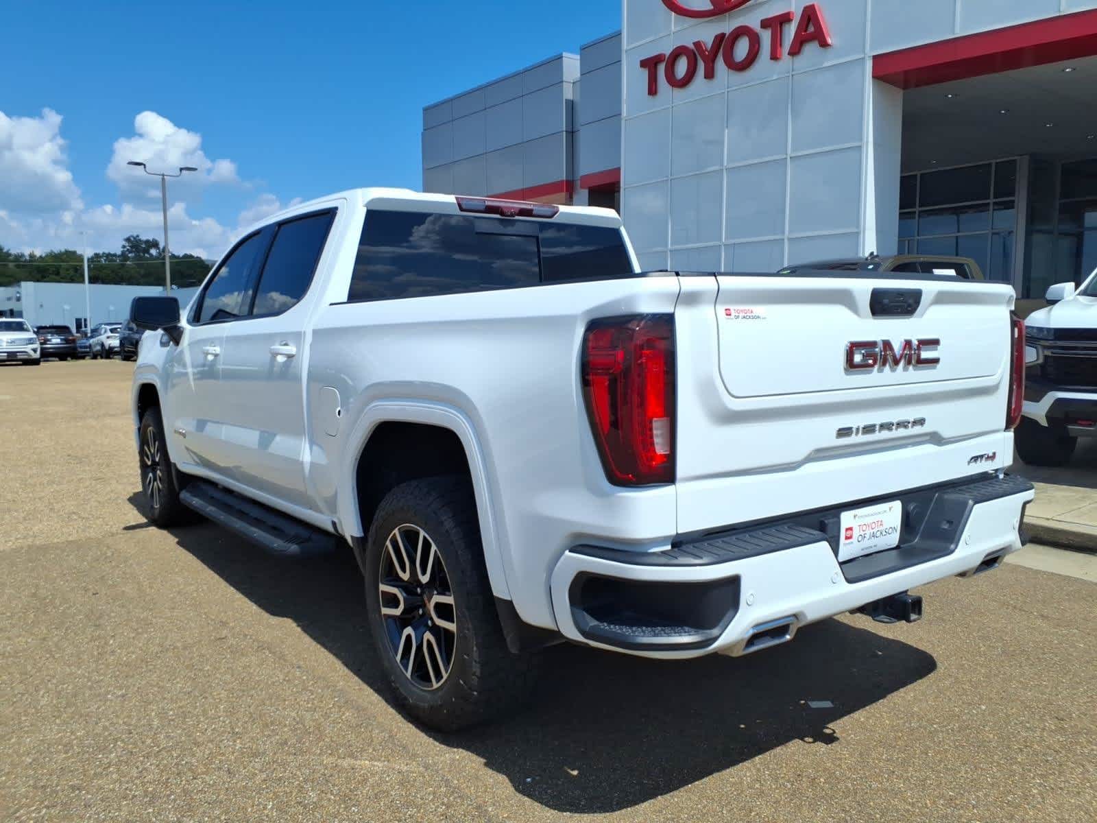 2024 GMC Sierra 1500 4WD Crew Cab 147 AT4