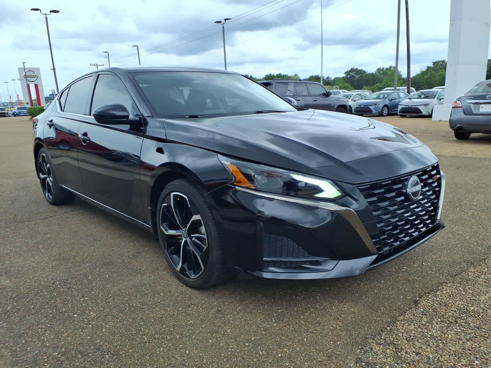 2025 Nissan Altima SR FWD