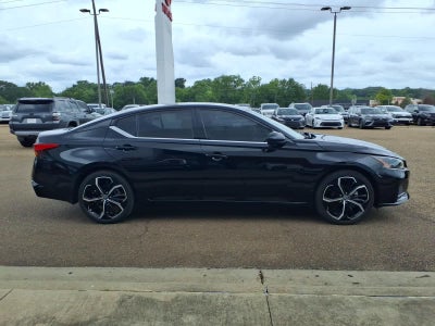 2025 Nissan Altima SR FWD