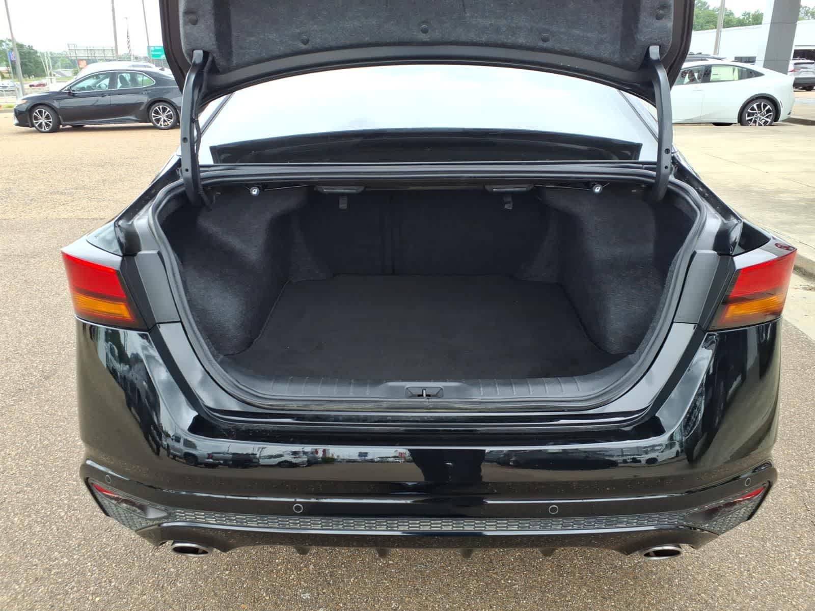 2025 Nissan Altima SR FWD