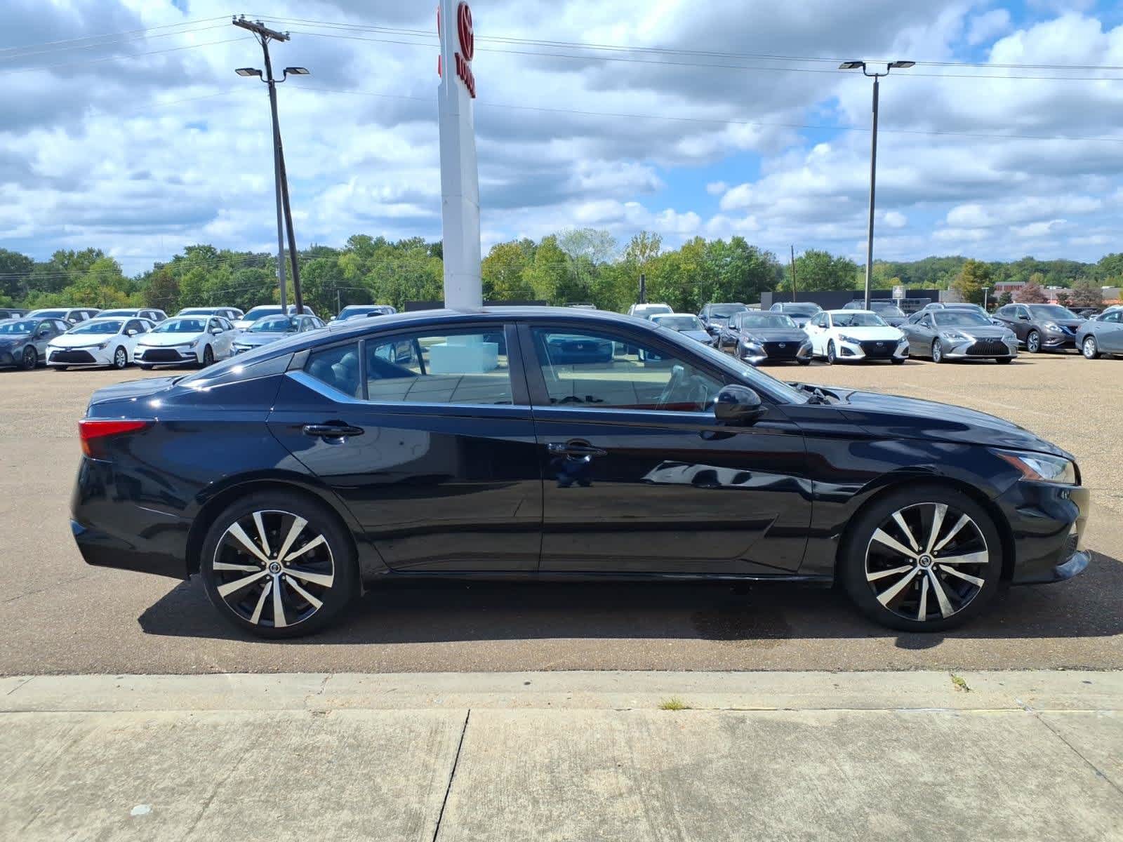 2020 Nissan Altima 2.5 SR Sedan