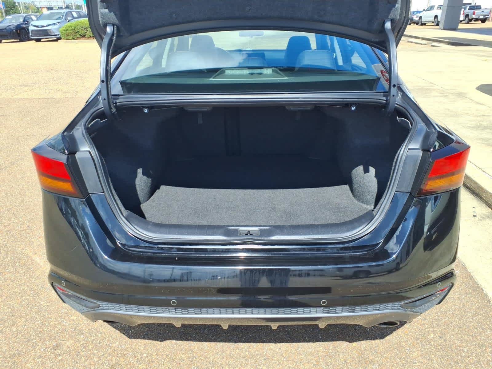 2020 Nissan Altima 2.5 SR Sedan