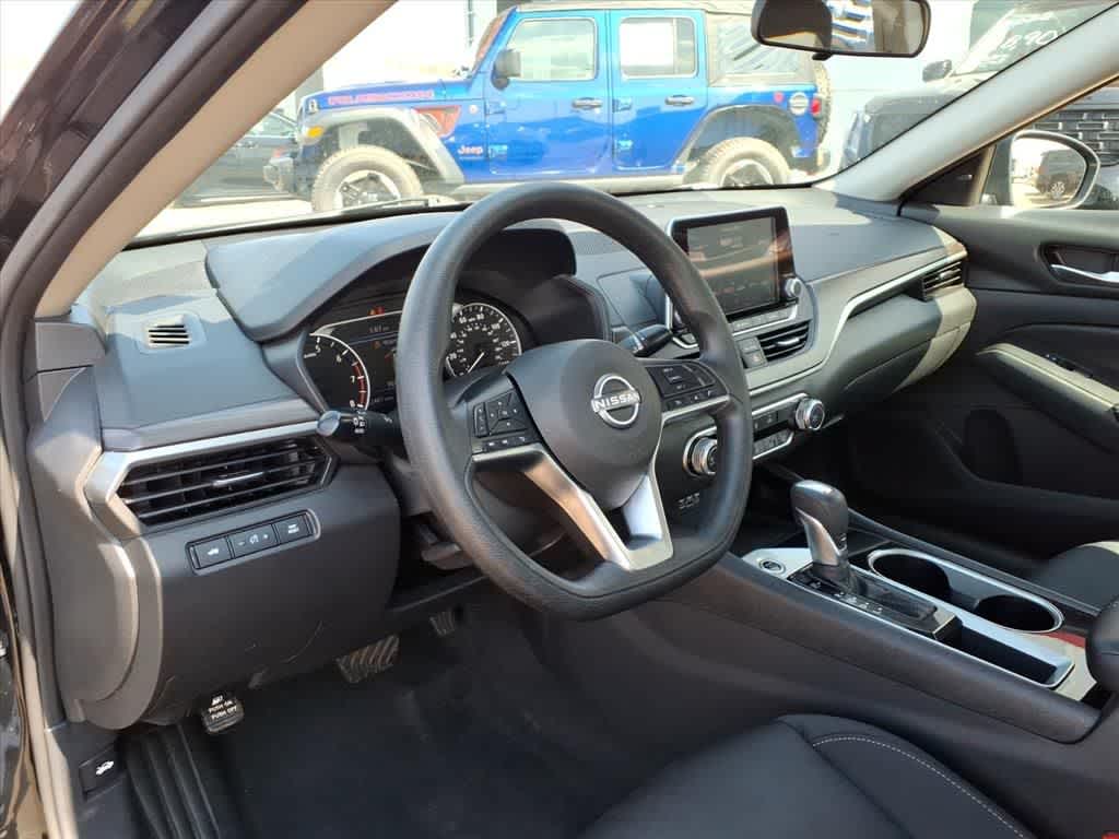 2024 Nissan Altima 2.5 SV Sedan