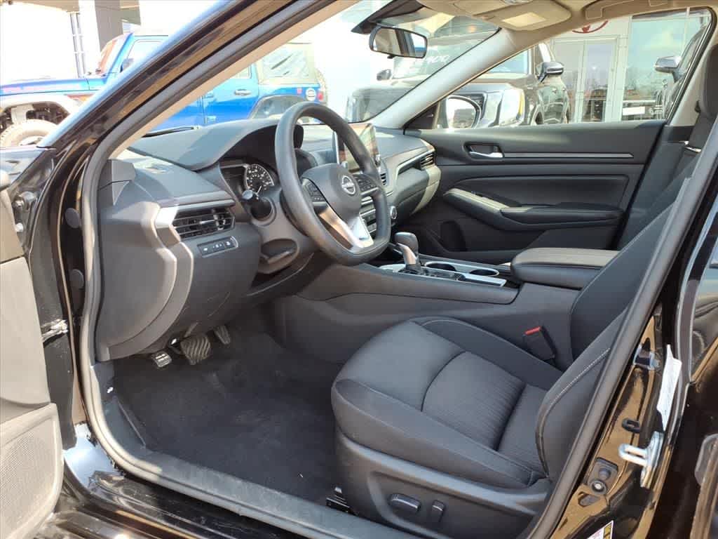 2024 Nissan Altima 2.5 SV Sedan